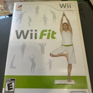 Wii Fit (Nintendo Wii) Fitness Game Complete w/ Manual